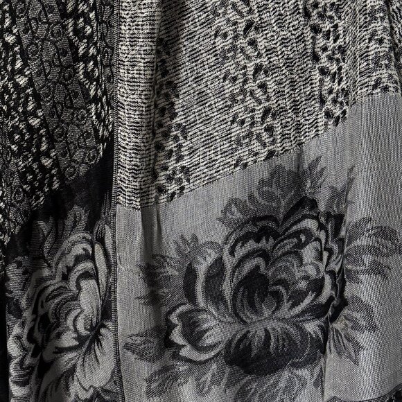 Collection Eighteen Scarf Black White Flower Warm Large Scarf - Picture 8 of 12